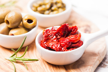 Sun dried tomatoes 
