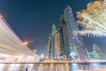 Obraz premium Evening colors of Dubai skyline
