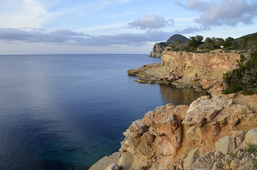 Fototapeta na wymiar Costa isla de Ibiza