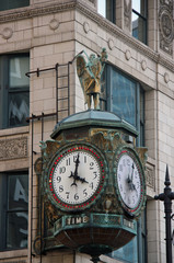 Fototapeta na wymiar Chicago, horloge Art Déco du quartier du Loop, USA