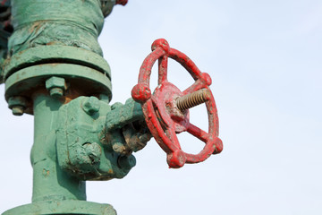 Oil pipeline valve