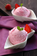 Ice Cream Strawberry.