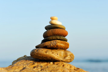 Fototapeta na wymiar Piedras en equilibrio, meditación zen