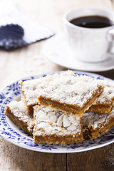 Lemon bars with coconut