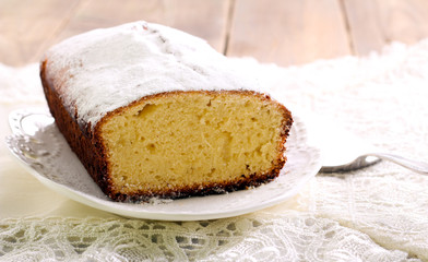 Loaf cake with icing powder