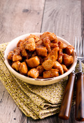 Sticky spicy chicken bites