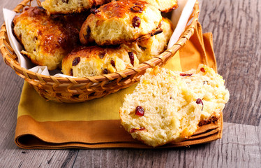 Cranberry and raisin buns