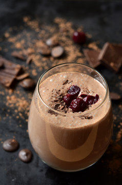 Delicious chocolate smoothie "Black forest".
