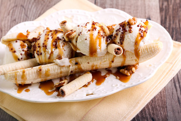 Banana split, banana and ice cream dessert