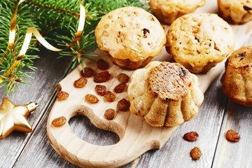 Muffins with raisins