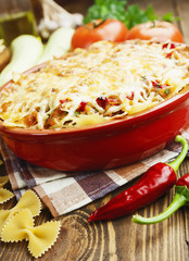 Baked pasta with vegetables and chilli