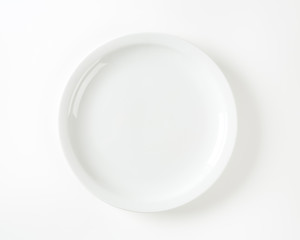 Rolled edge white dinner plate
