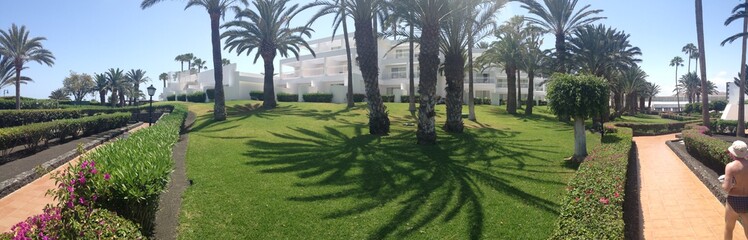 Fototapeta na wymiar Panorama Ansicht des RIU Paraiso Hotel auf Lanzarote 