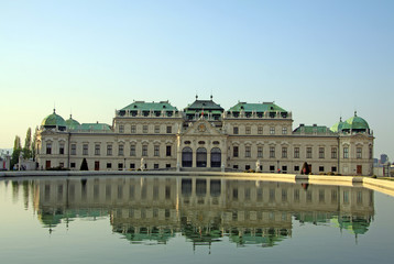 Fototapeta na wymiar VIENNA, AUSTRIA - APRIL 25, 2013: Belvedere Palace on the sunset, Vienna, Austria