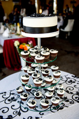  wedding cake made of cupcakes