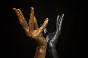 Hands with metallic make-up