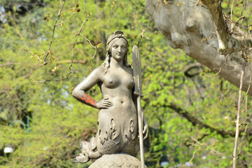 Fototapeta na wymiar Simplon park statue