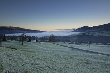Ground frost over the mist, Bodenfrost über dem Nebel