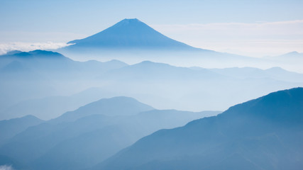 Mt. Fuji seen from the Japan Southern Alps. 南アルプス・笊ヶ岳から望む富士山