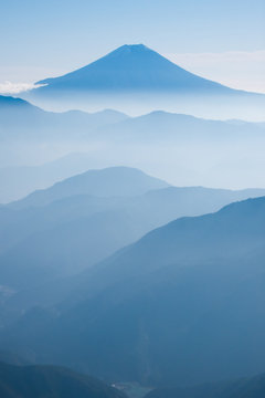 南アルプス・笊ヶ岳から望む富士山