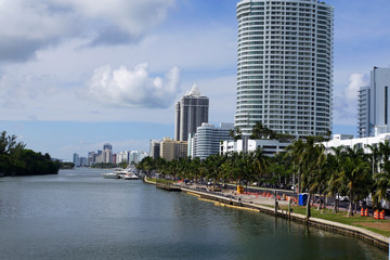 Fototapeta na wymiar Biscayne Bay zwischen Miami und Miami Beach