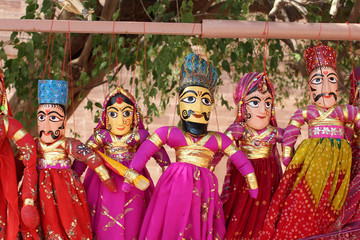 Fototapeta na wymiar Marionnettes /Rajasthan - Inde