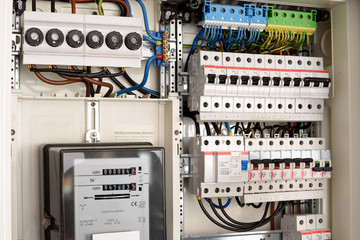 Elektrokasten Verteilkasten Sicherungskasten Komplet (Gebraucht) In Dübendorf Für CHF 105 – Nur