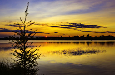 Fototapeta na wymiar Sunset Lake 4