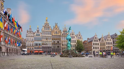 Foto op Plexiglas Centraal plein van Antwerpen. Gemeentehuis © lena_serditova