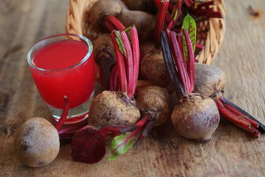 fresh beetroot and juices
