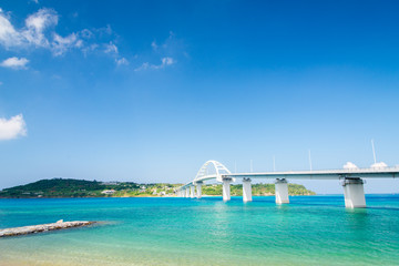 沖縄県　瀬底大橋