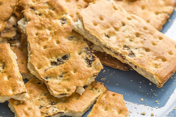 cracker with raisins
