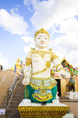 Obraz premium Stairs in thailand temple with god statues 