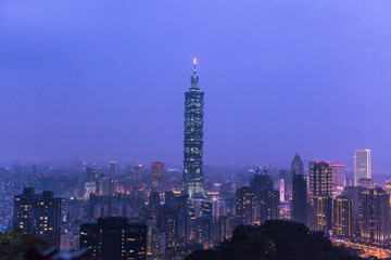Fototapeta premium Taipei City Night Scene with Twilight Sky