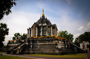 Fototapeta premium Standing Buddha on stupa