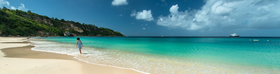 Obraz premium Woman in Caribbean Beach