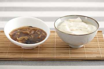 Traditional Chinese breakfast bean curd jelly