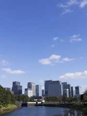 東京都市風景　皇居桜田門と丸ノ内高層ビル群