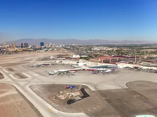 Gordijnen Las Vegas airport view from the air. © stigmatize