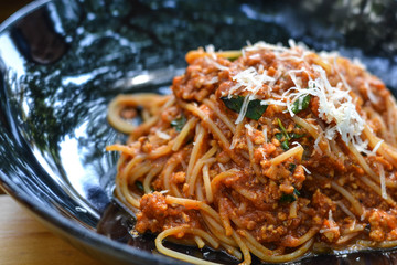 spaghetti chicken basil tomato sauce