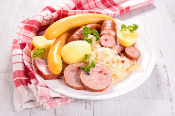 sauerkraut with sausage