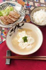 ゆし豆腐と三枚肉の煮付けとご飯