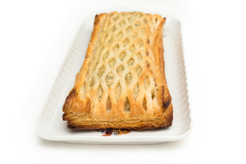 Treccia di pasta sfoglia ripiena