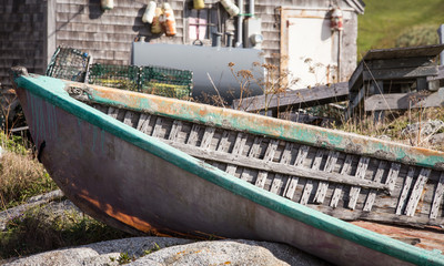 Fototapeta na wymiar abandon wooden boat