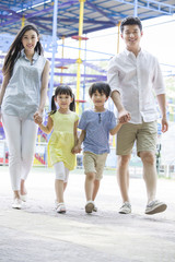 Naklejka premium Portrait of happy young family