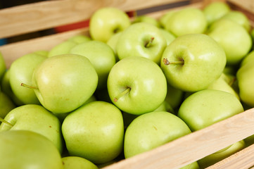 Apples at the farmers market green color