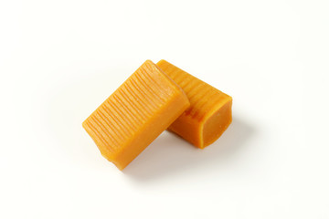 Chewy caramel candies