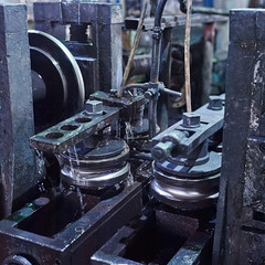 Rolling forming rolls metal works on manufacture of pipes
