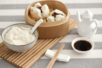 Barbecued pork bun and bean curd jelly
