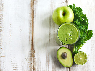 Green juice. Healthy drink.